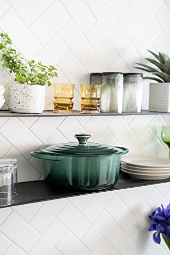 Signature Round Dutch Oven With Enameled Finish