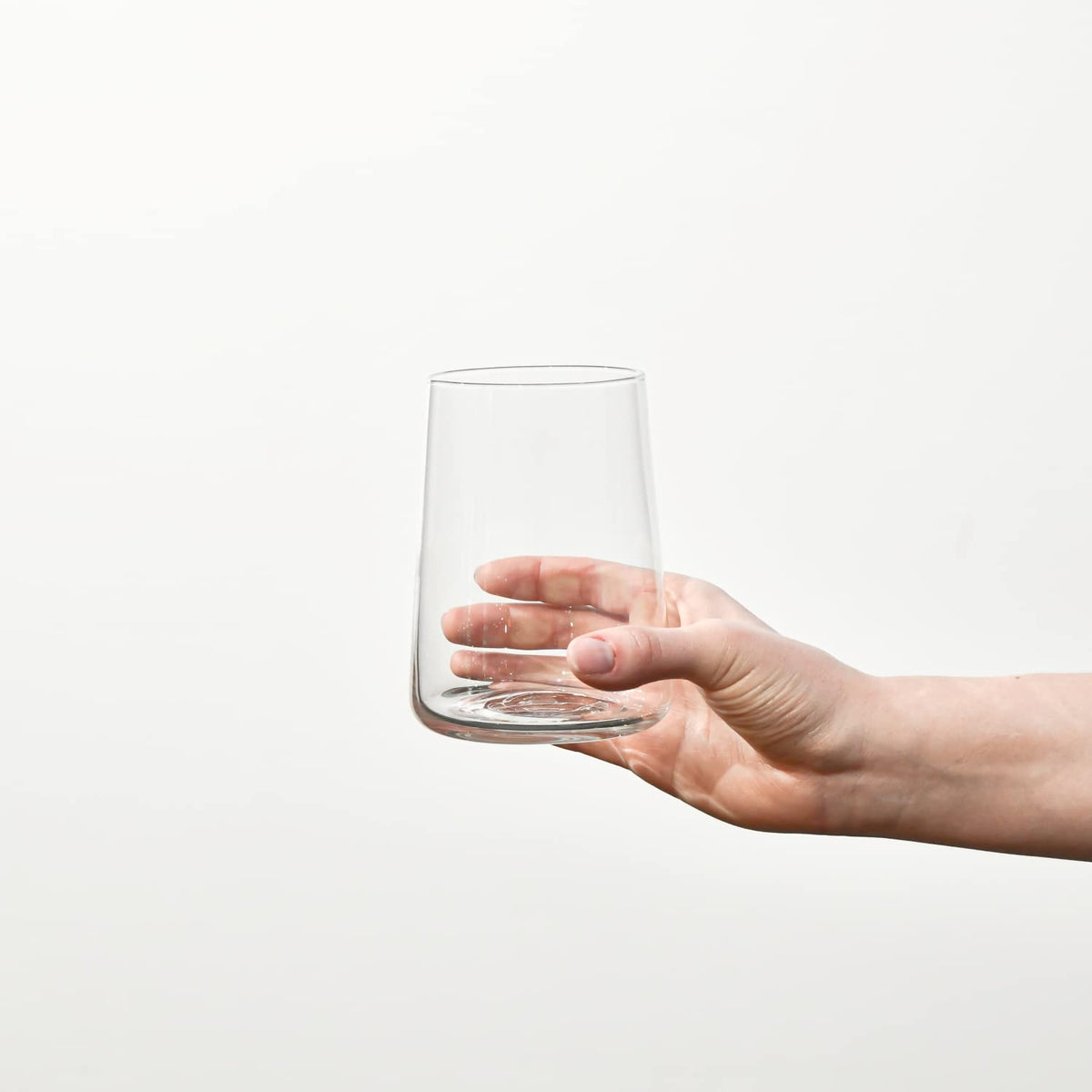 Elegant Drinking Glass Set With Sculpted Design