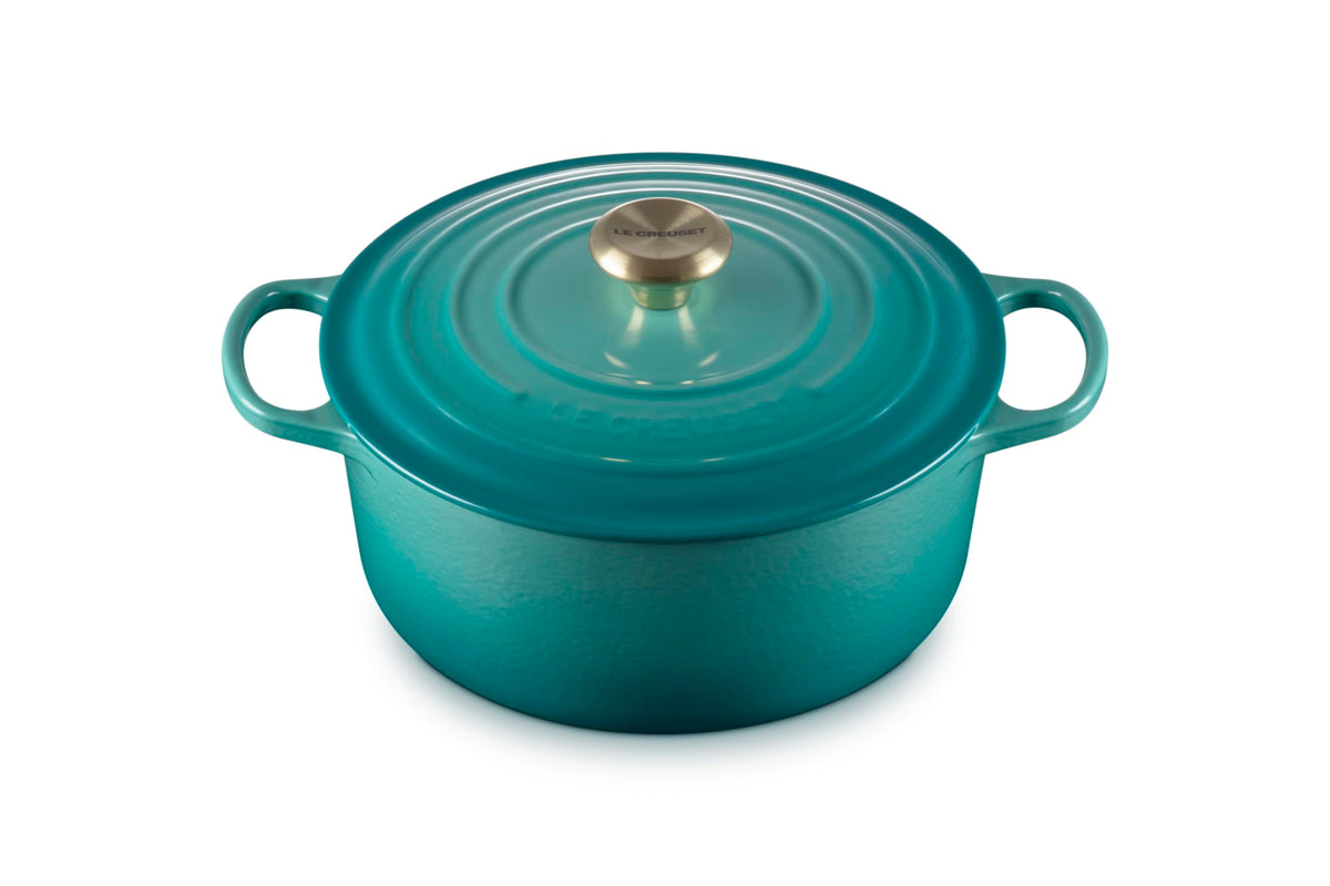Signature Round Dutch Oven With Enameled Finish
