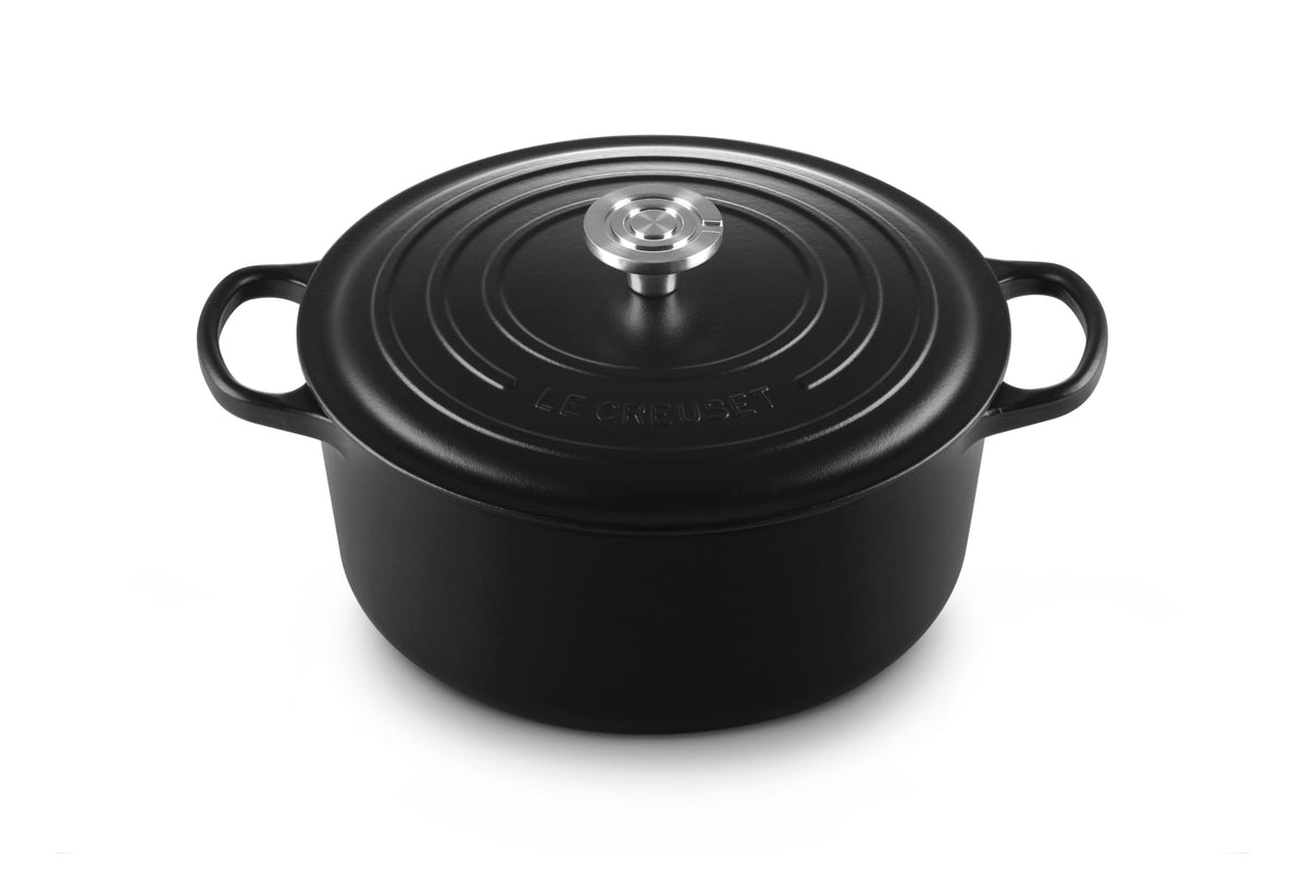 Signature Round Dutch Oven With Enameled Finish