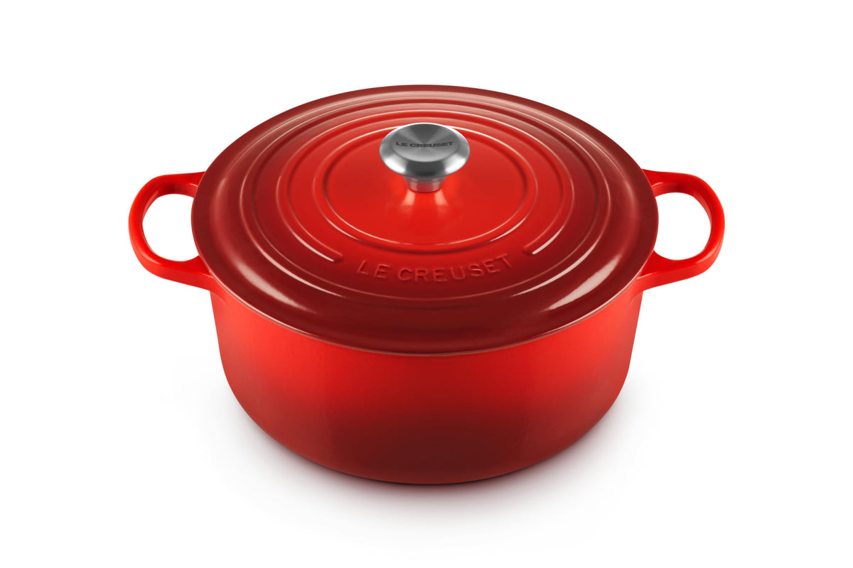 Signature Round Dutch Oven With Enameled Finish