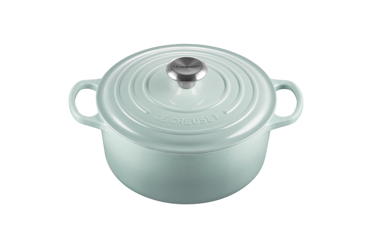 Signature Round Dutch Oven With Enameled Finish
