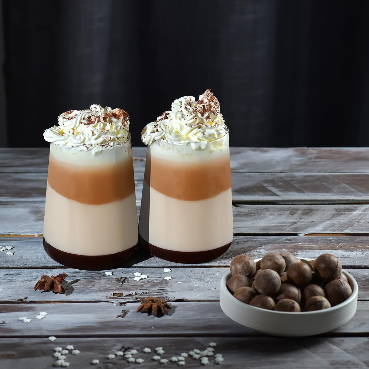 Elegant Drinking Glass Set With Sculpted Design
