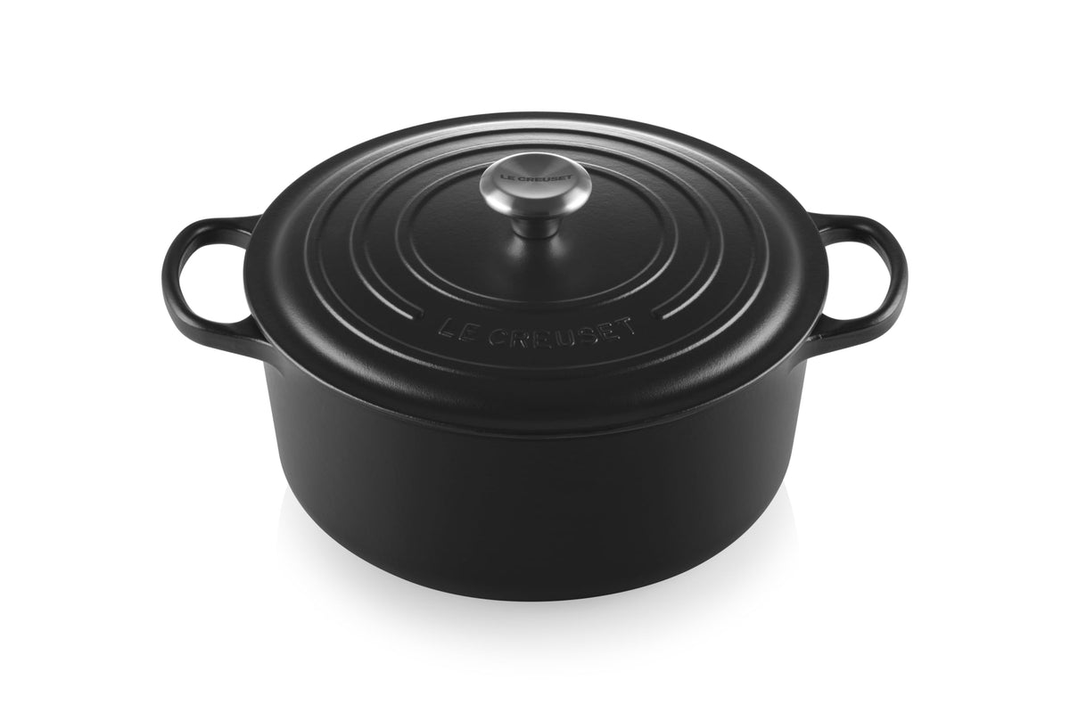 Signature Round Dutch Oven With Enameled Finish