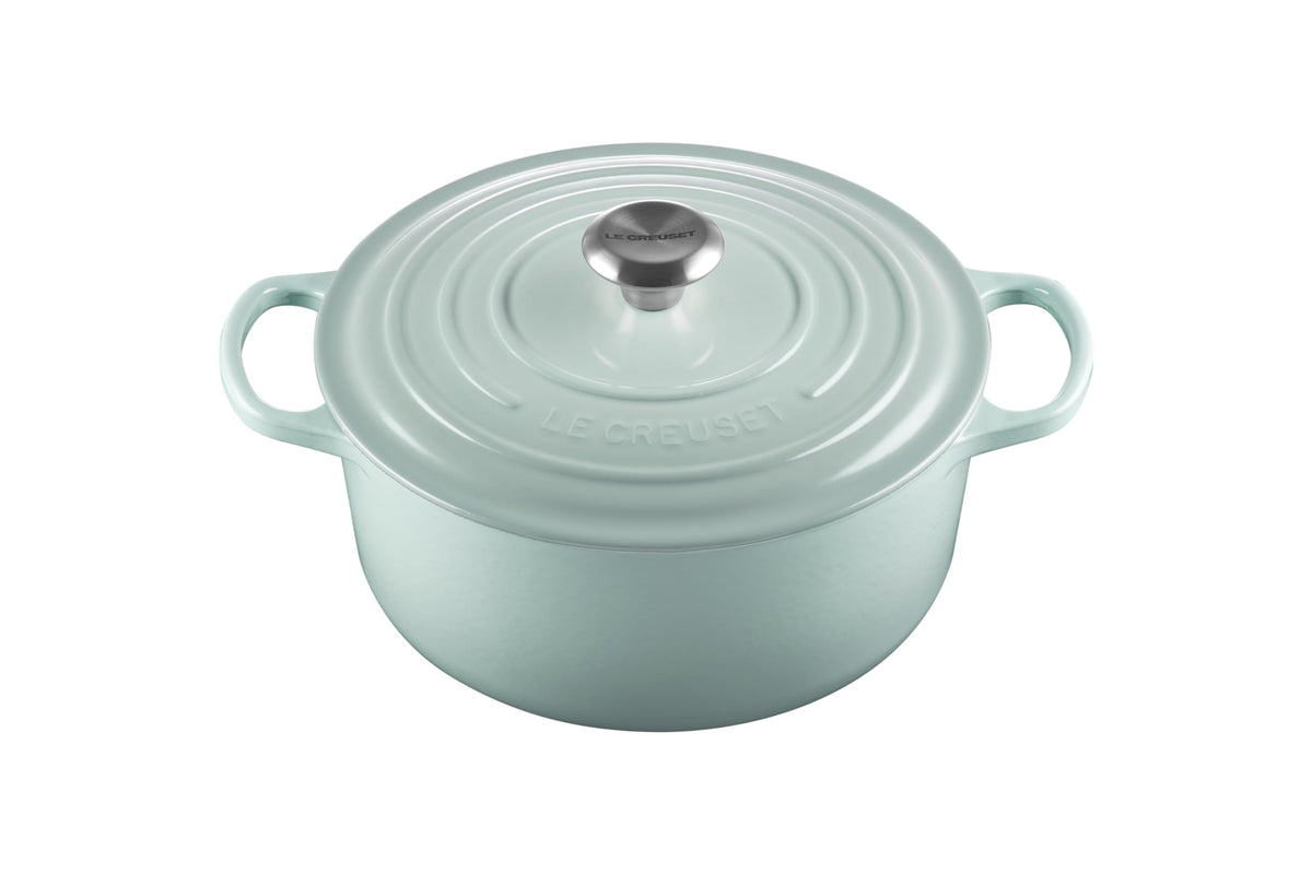 Signature Round Dutch Oven With Enameled Finish