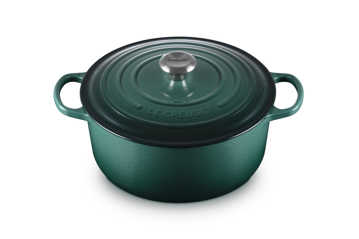 Signature Round Dutch Oven With Enameled Finish