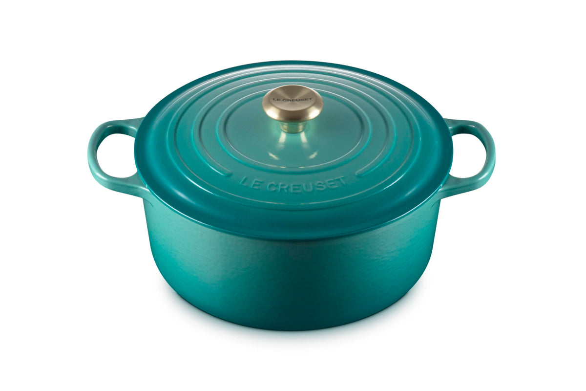 Signature Round Dutch Oven With Enameled Finish