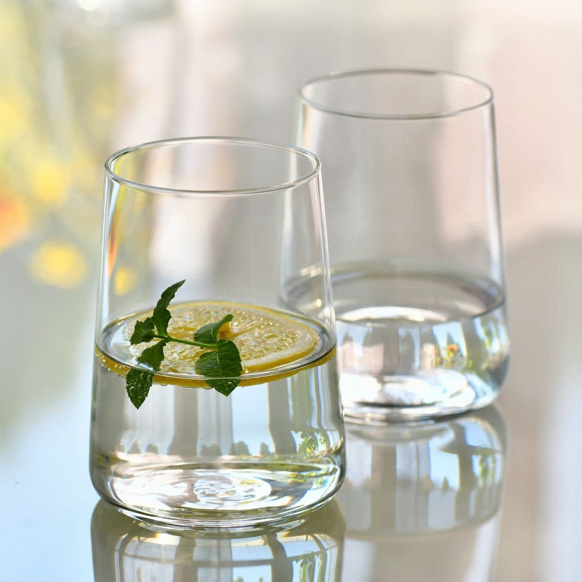 Elegant Drinking Glass Set With Sculpted Design