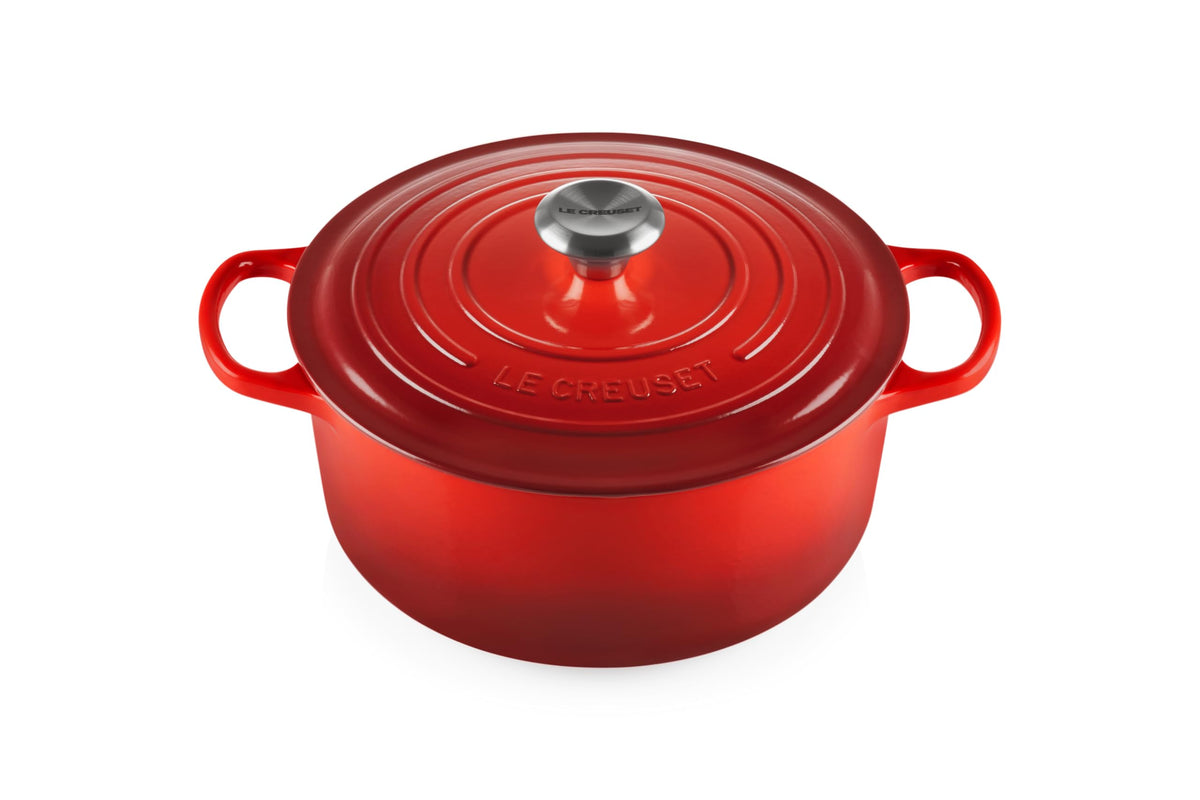 Signature Round Dutch Oven With Enameled Finish