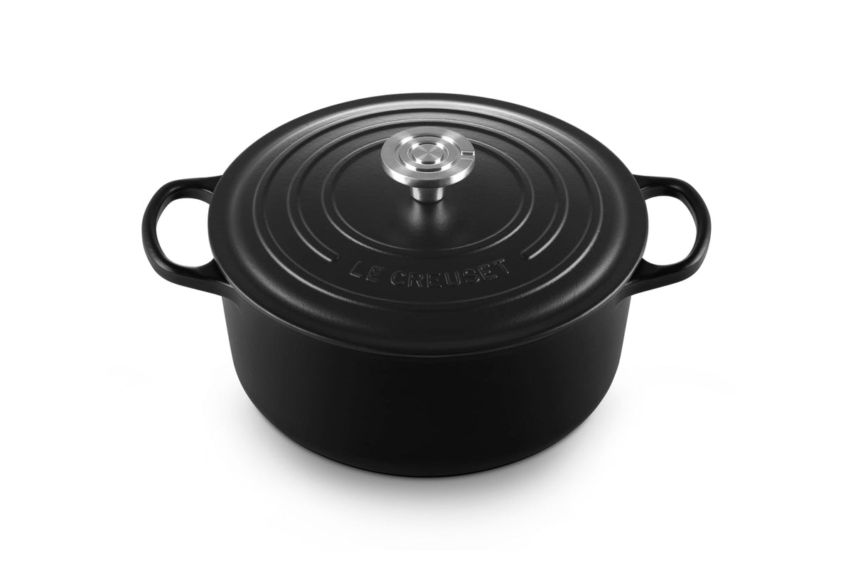 Signature Round Dutch Oven With Enameled Finish