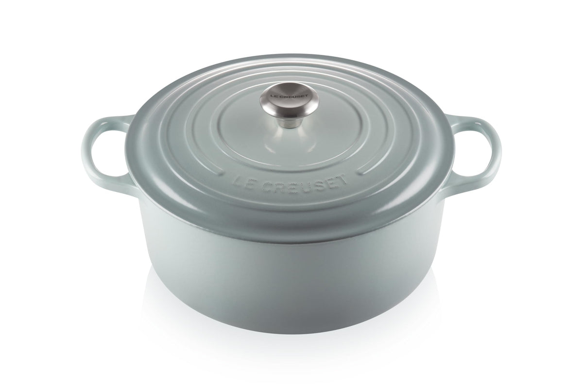 Signature Round Dutch Oven With Enameled Finish