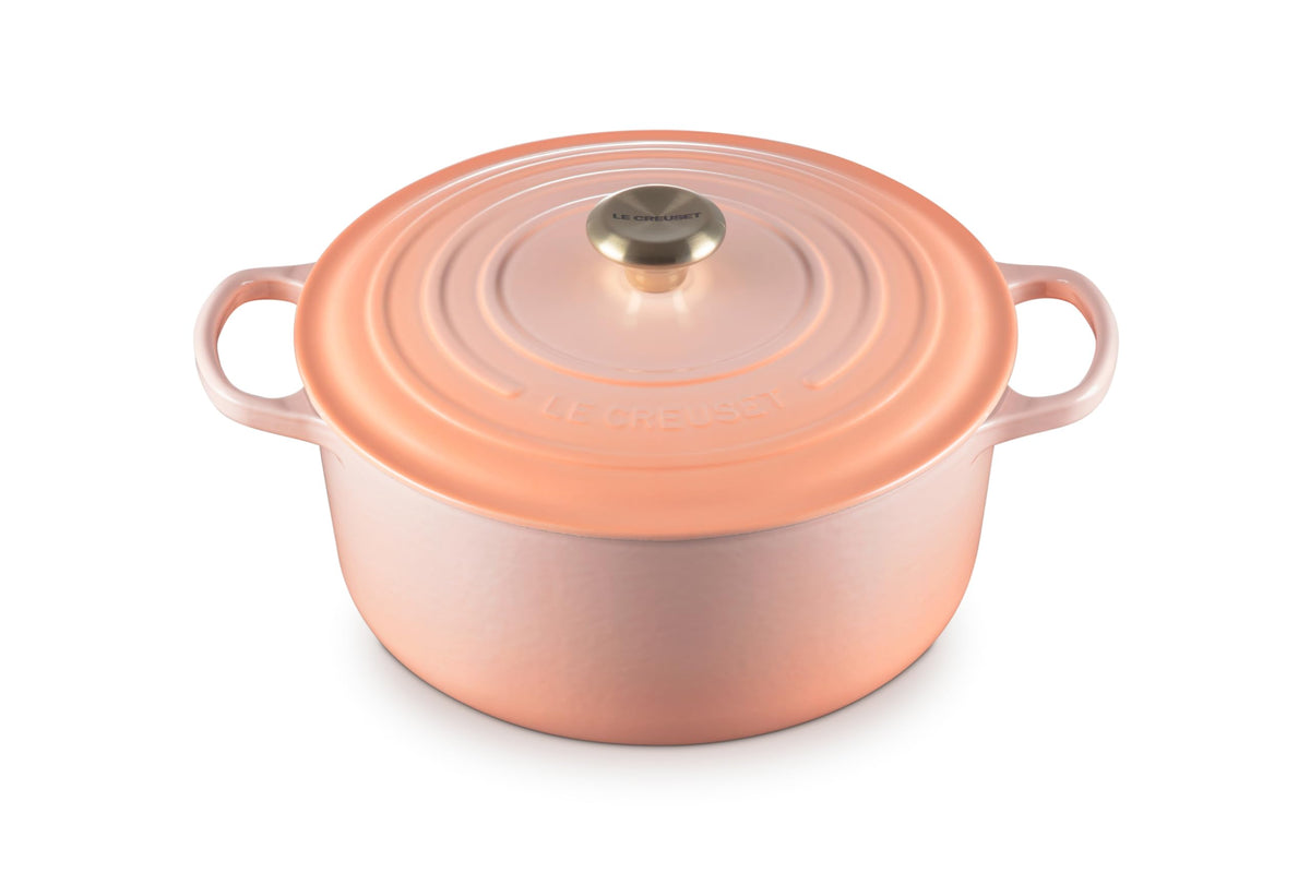 Signature Round Dutch Oven With Enameled Finish