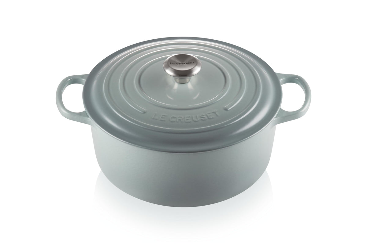 Signature Round Dutch Oven With Enameled Finish