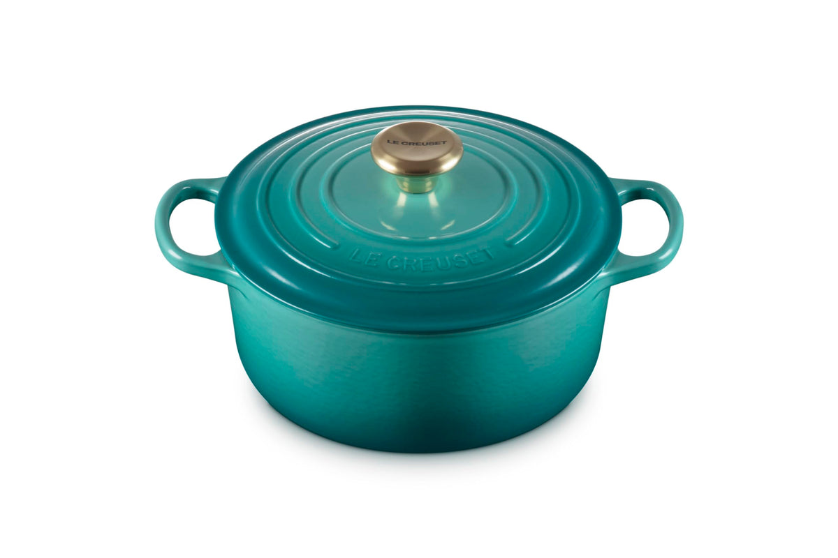 Signature Round Dutch Oven With Enameled Finish
