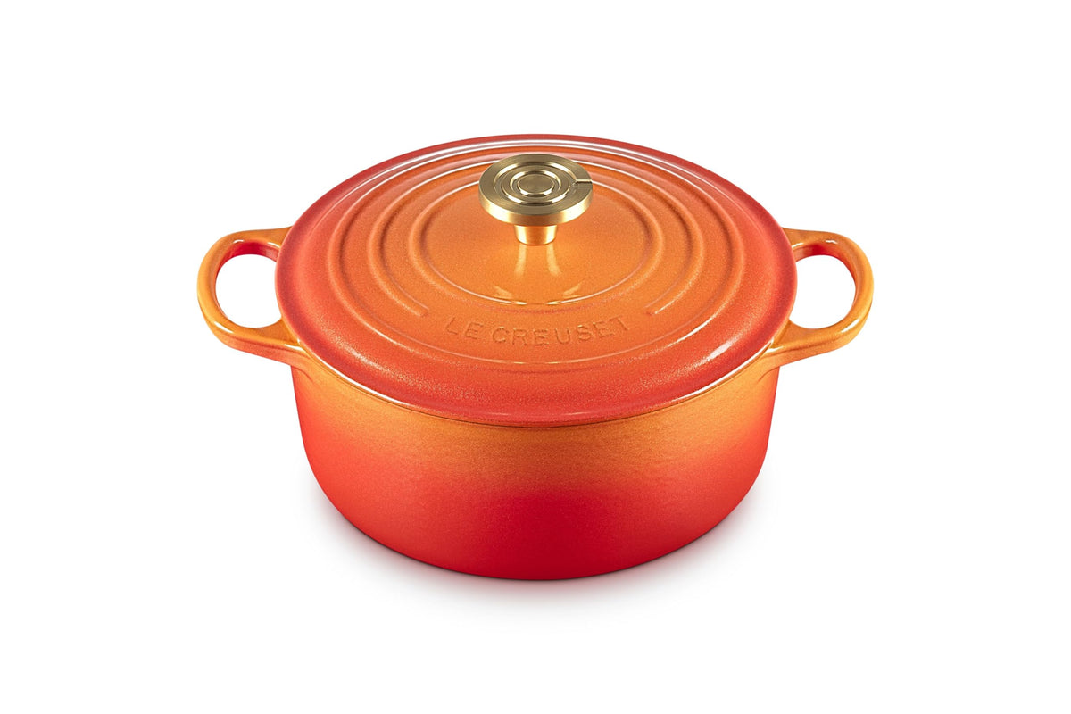 Signature Round Dutch Oven With Enameled Finish